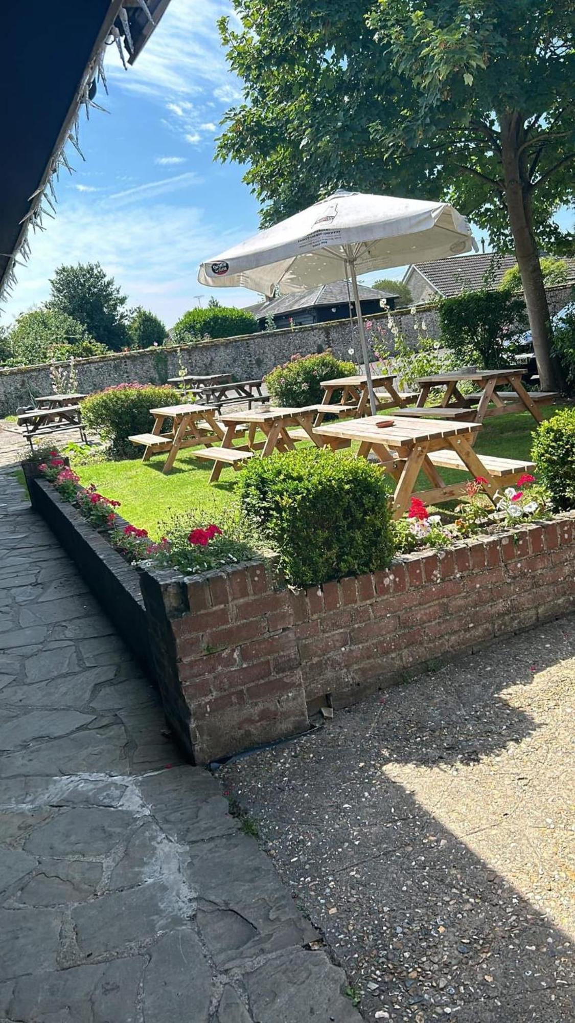 The Limes Bar And Hotel Needham Market Exterior photo